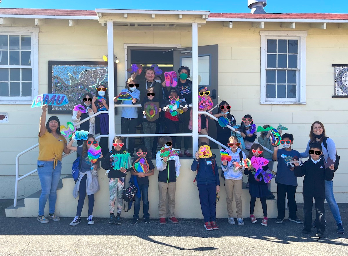 Artist-Teacher Ms. Gloria Sanchez with her Arts + Exploration Field Trip class in Spring of 2023